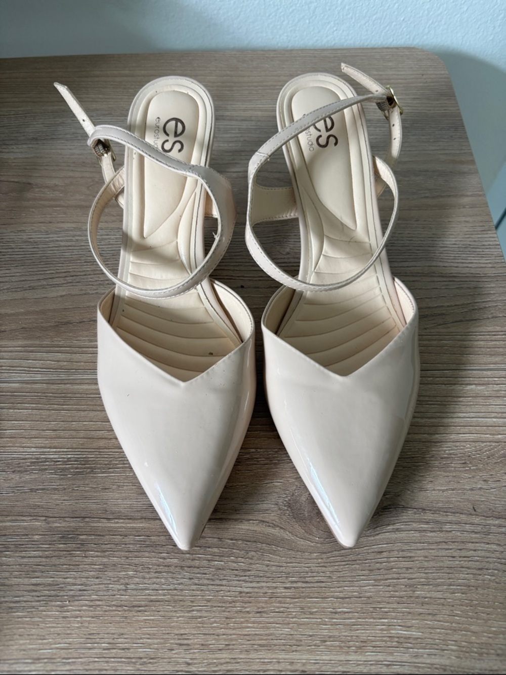 SD Collection Women’s Pointed Ankle-Strap Pumps in Cream Patent